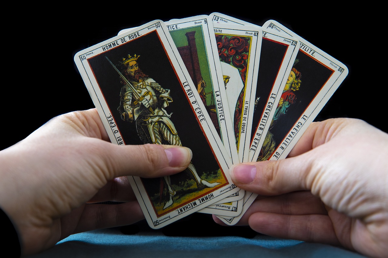 Quel tarot choisir pour vos consultations de voyance ?